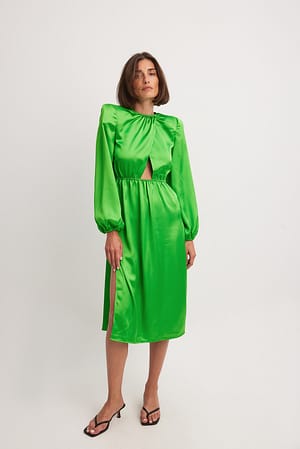 Green Balloon Sleeve Flowy Midi Dress