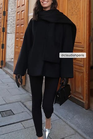 Black Short Scarf Detailed Coat