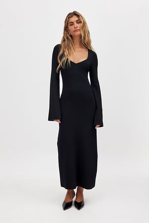 Black Fine Knitted Trumpet Sleeve Midi Dress