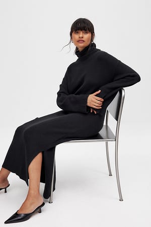 Black Knitted Oversized Midi Dress