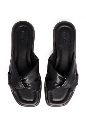 Black Knotted Leather Slippers