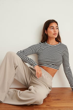 Black/White Cropped Long Sleeved Striped Top