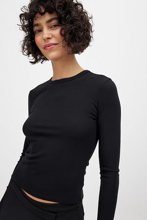 Black Ribbed Long Sleeved Round Neck Top