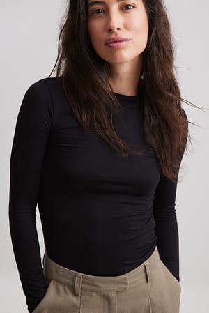 Black Round Neck Long Sleeve Top