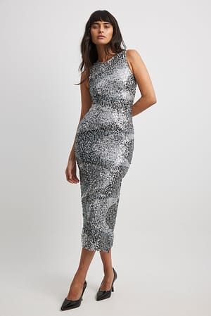 Multicolor Wavy Sequin Midi Dress